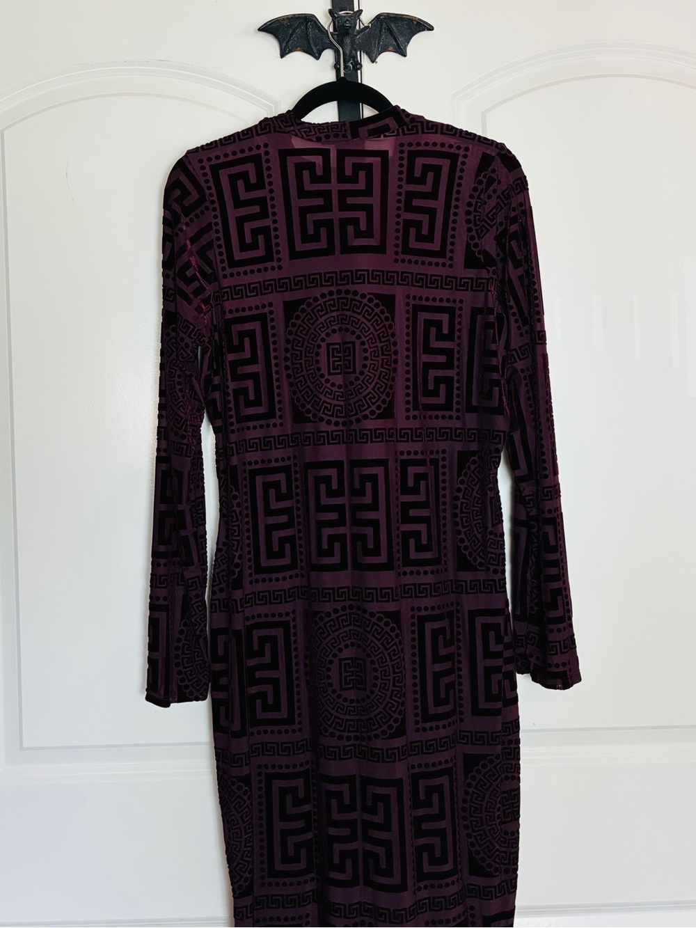 Gothic Women's Long Sleeve Deep Plum Dress with Velvet and Sheet material 3X - Picture 4 of 12